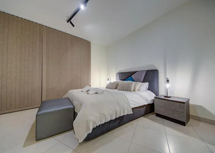 Bright 1br In The Heart Of St Julians 公寓 *